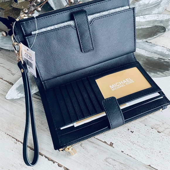 Michael Kors wristlet